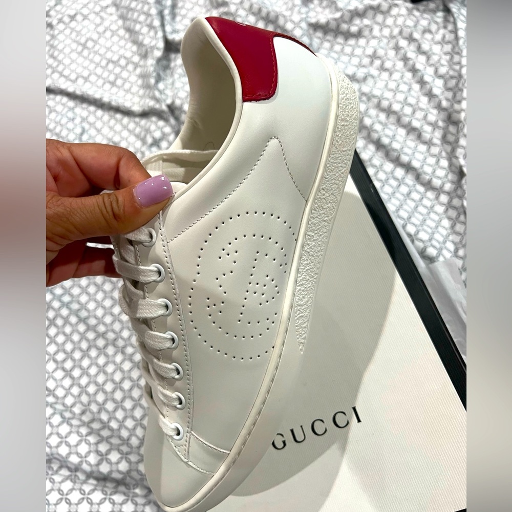 White and red soft leather tennis shoes size 38 1/2 brand new